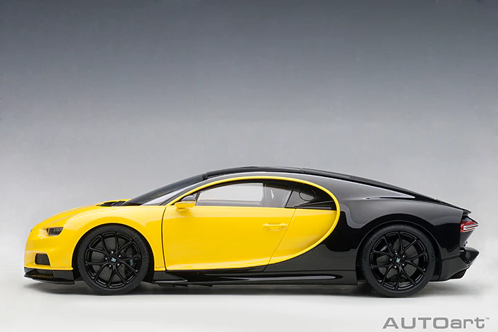 AUTOart 2017 Bugatti Chiron Juane Molsheim Yellow w/ Nocturne Black 1:18 - Image 3