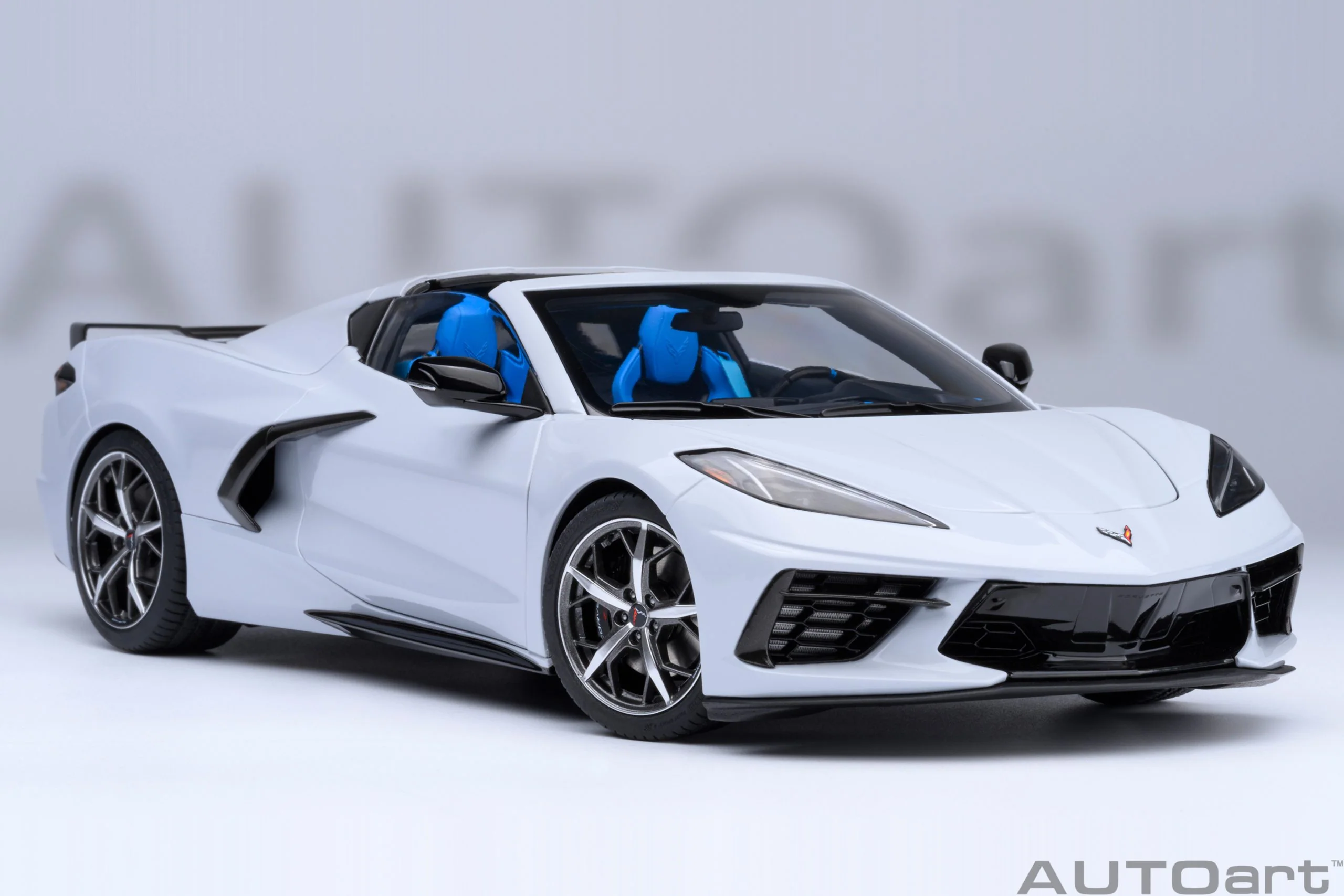 AUTOart 2020 Chevy Corvette C8 Z51 Ceramic Matrix Grey Metallic 1:18 - Image 18