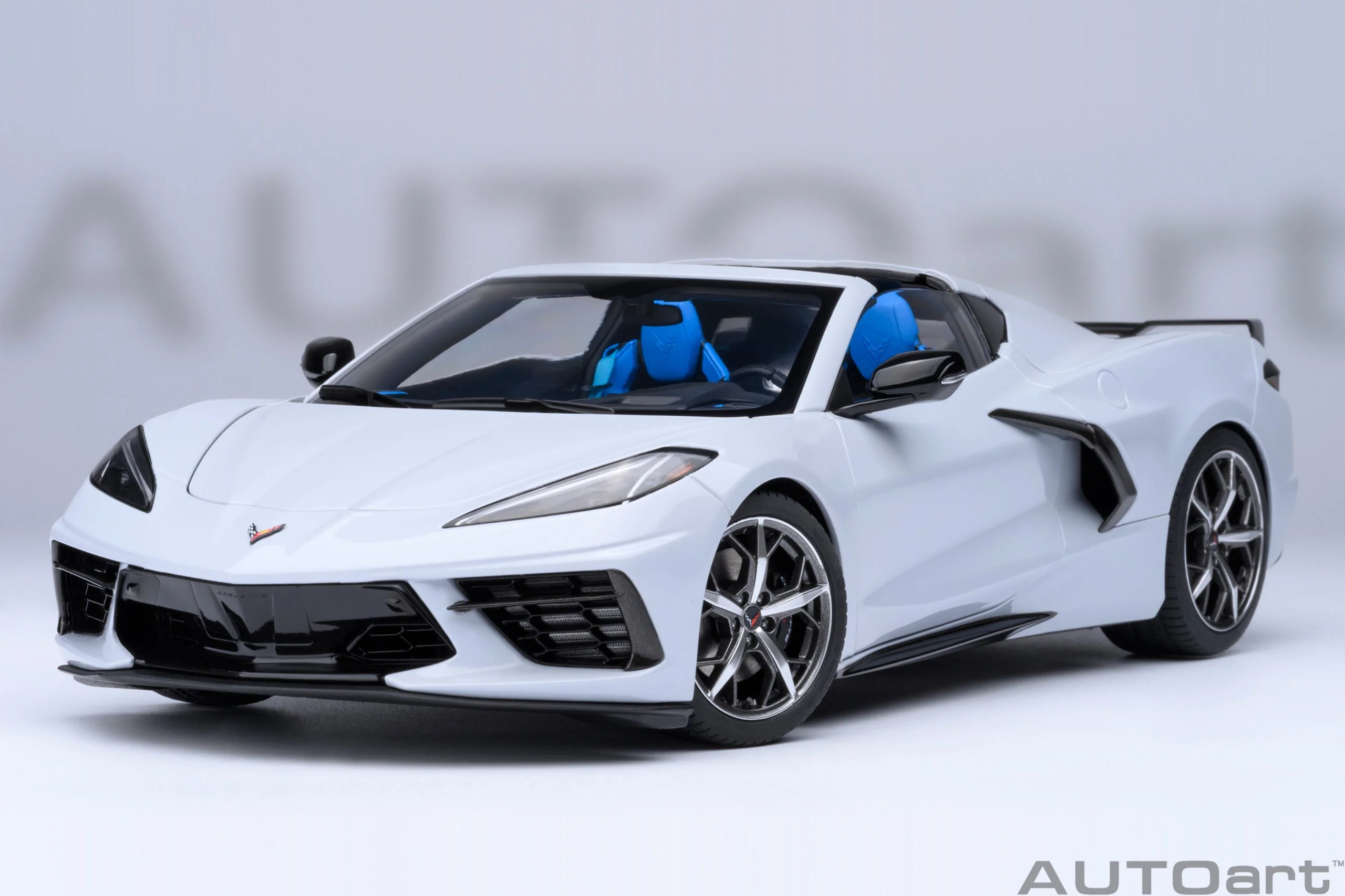 AUTOart 2020 Chevy Corvette C8 Z51 Ceramic Matrix Grey Metallic 1:18 - Image 19