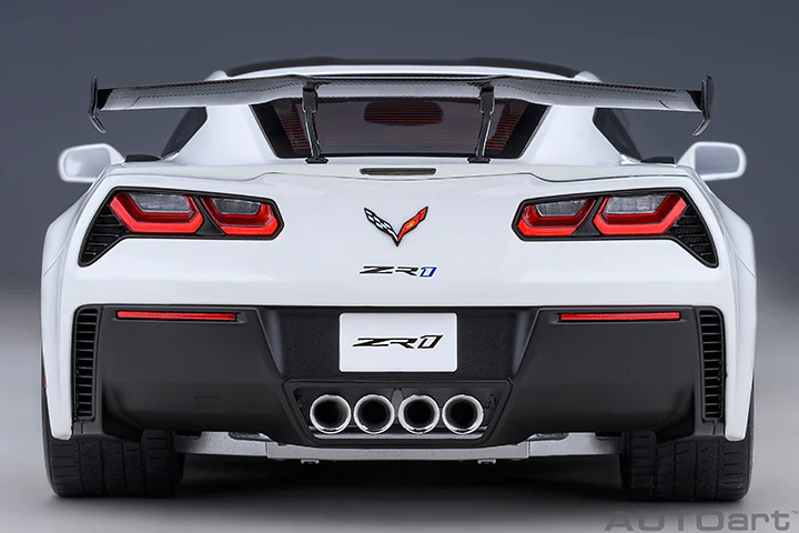 AUTOart Chevy Corvette ZR1 Arctic White 1:18 - Image 6