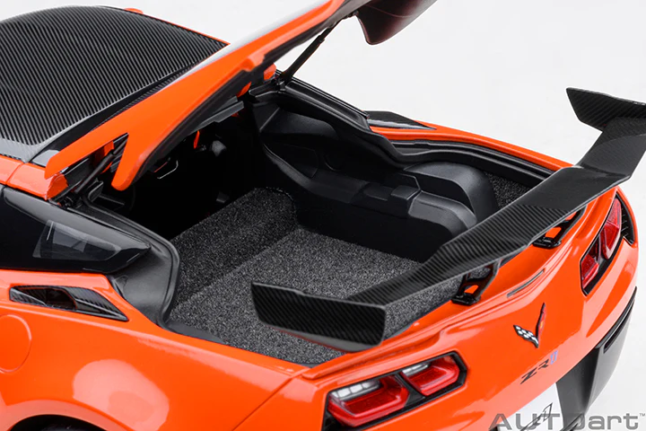 AUTOart Chevy Corvette ZR1 Sebring Orange Tintcoat 1:18 - Image 18