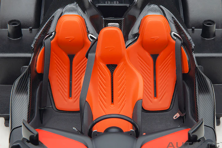 AUTOart Mclaren Speedtail Volcano Orange 1:18 - Image 19