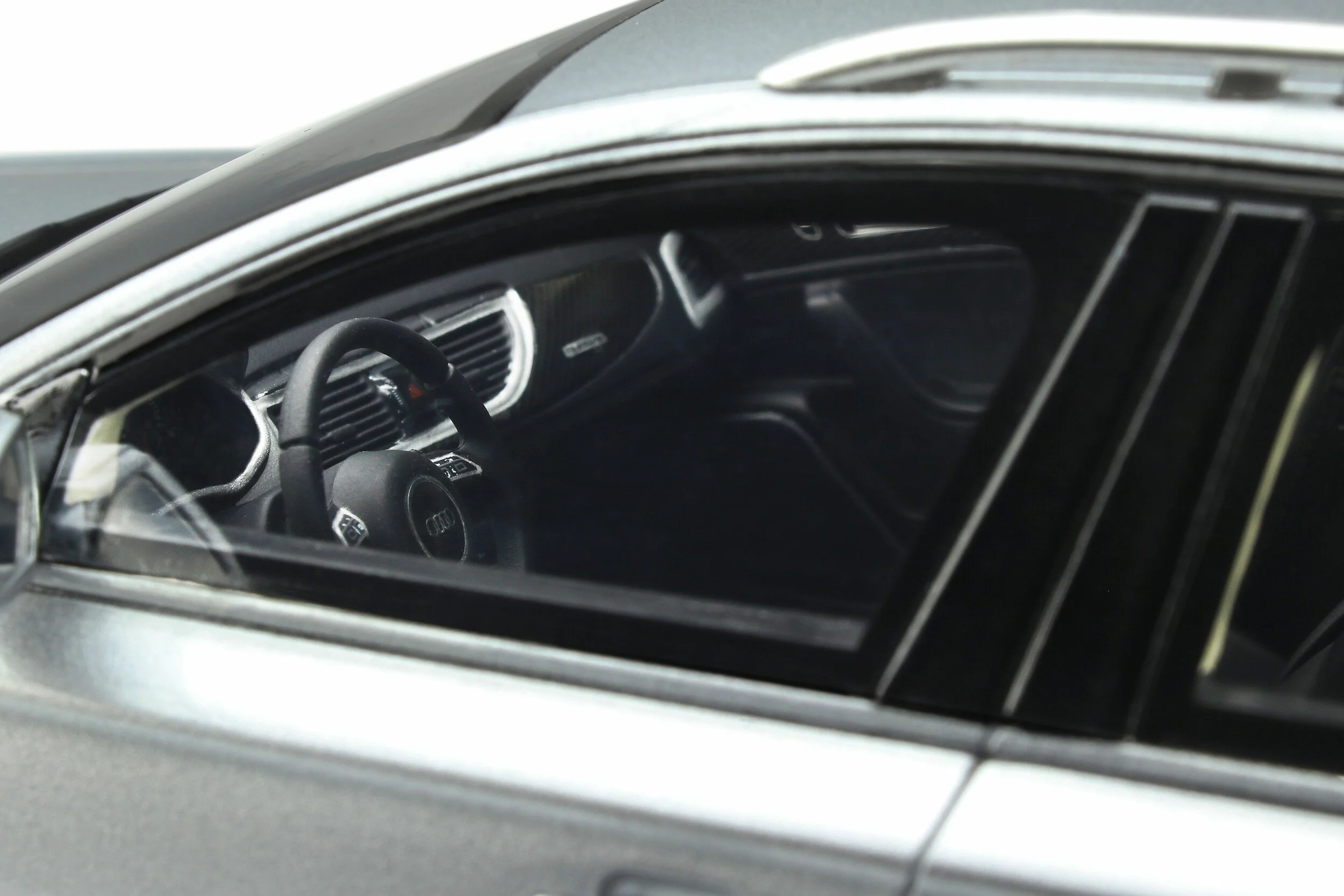 GT Spirit 2019 Audi A6 (C7) Allroad Quattro Avant Floret Silver Metallic 1:18 - Image 10