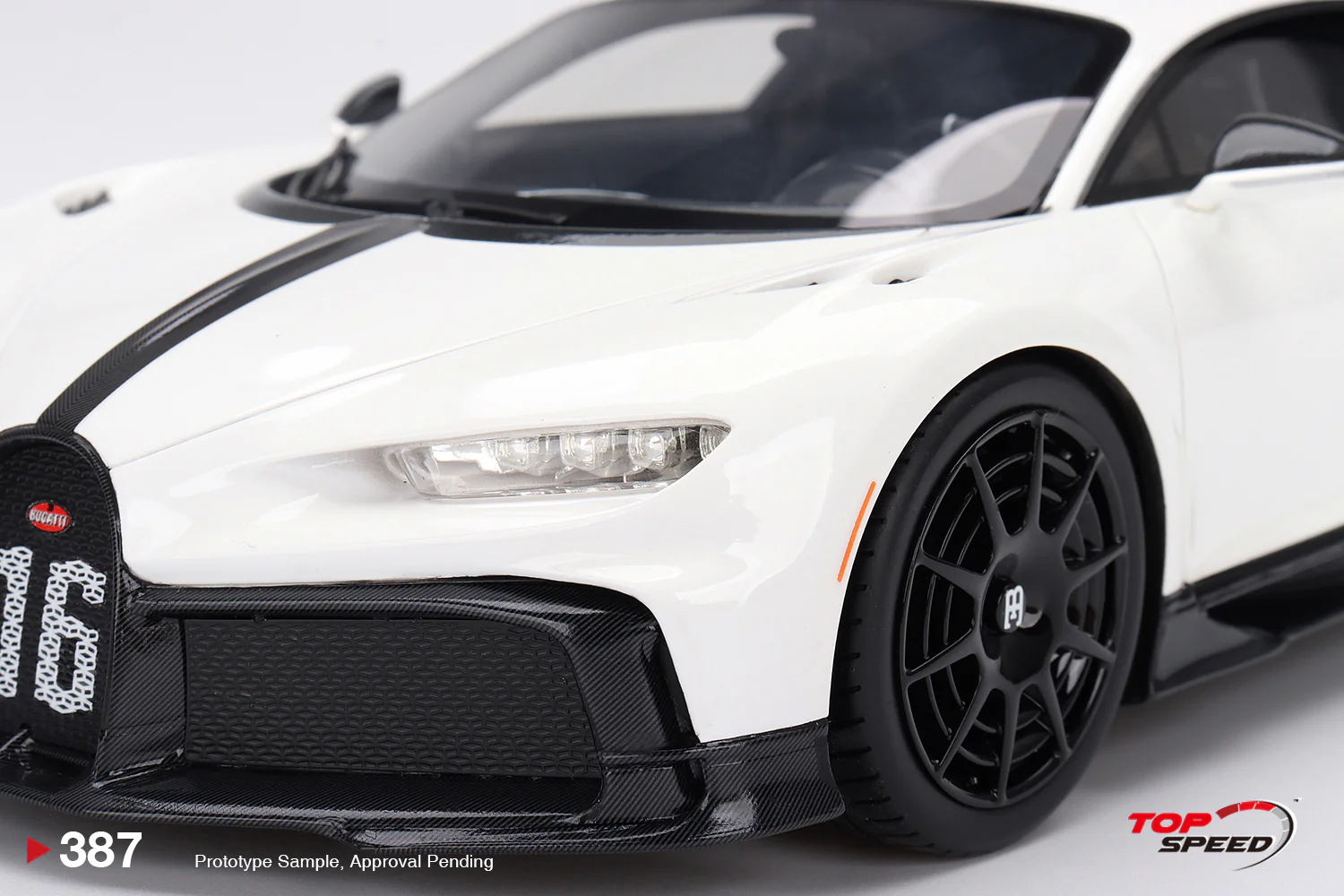 Topspeed 1:18 Bugatti Chiron Pur Sport White - Image 4